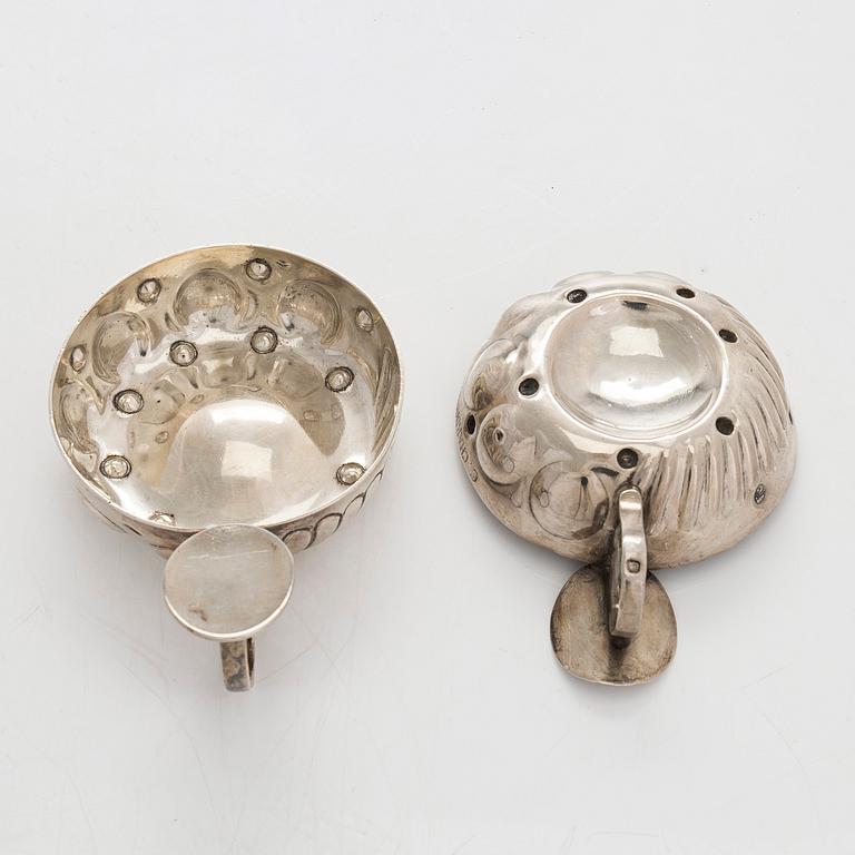 Three taste vin cups of which two in silver .950 and one silver-plated, France.