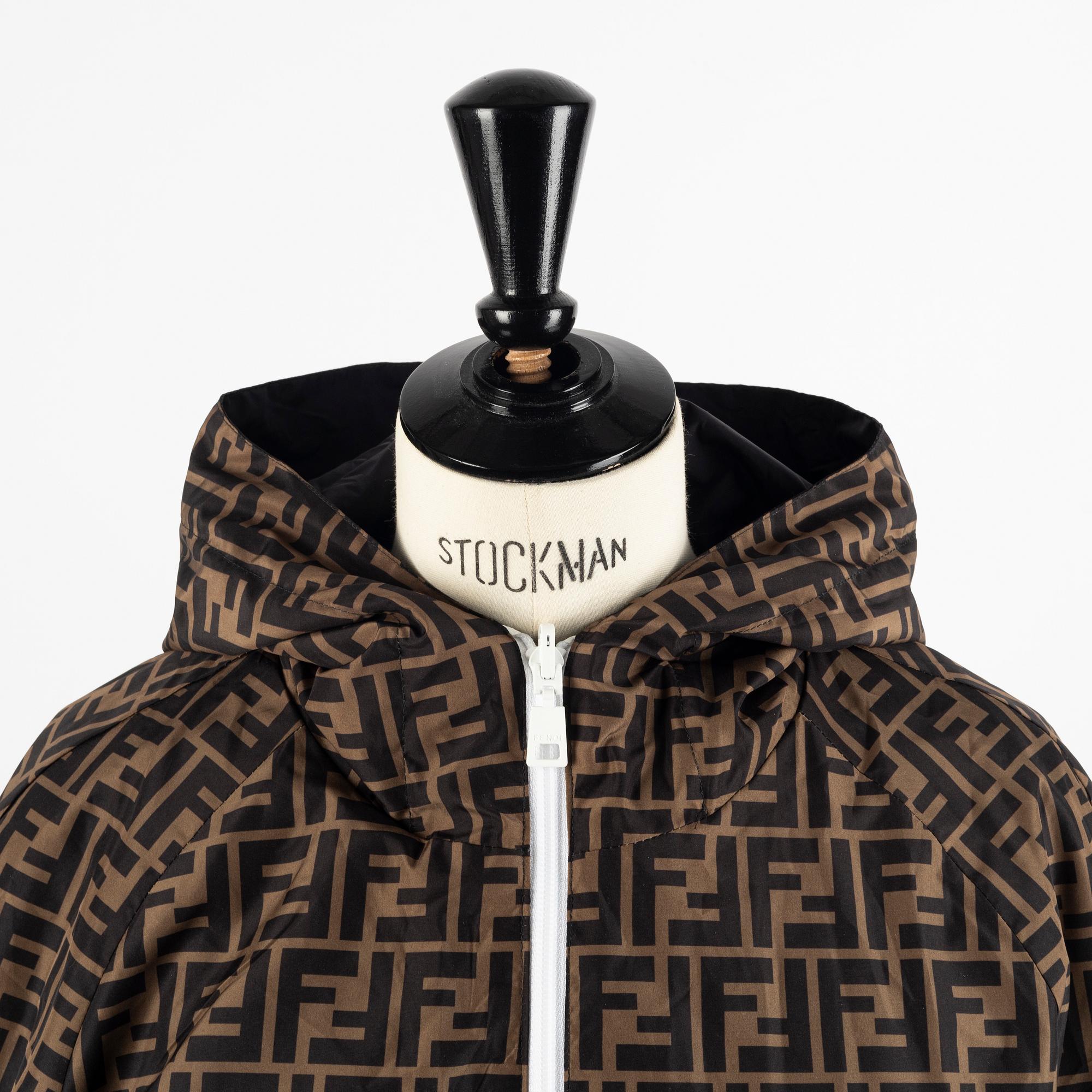 Fendi windbreaker size IT 40. Bukowskis