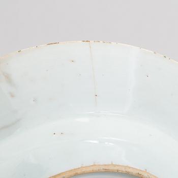 A set of six Chinese porcelain dishes, 18th century.