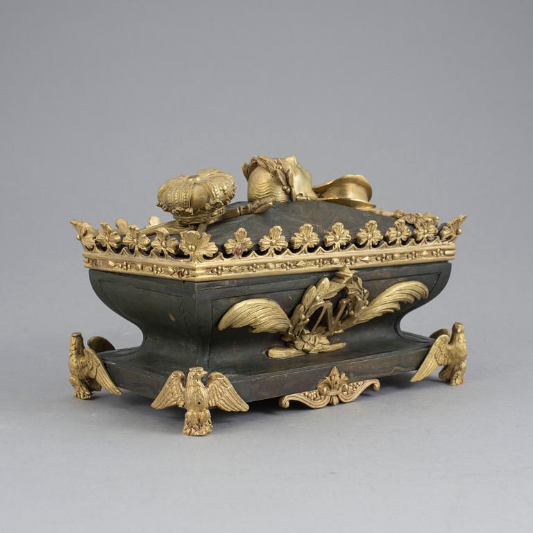 SKRIVSTÄLL, förgylld och patinerad brons. Frankrike, 1800-tal.
