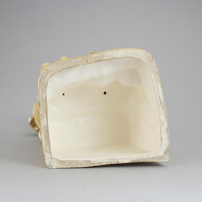 VAS, flintgods, möjligen Royal Dux, omkring 1900.