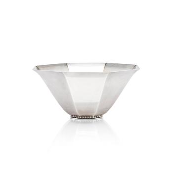 571A. Wiwen Nilsson, a sterling silver bowl, Lund Sweden 1941.