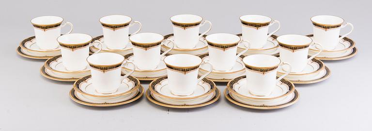 A Japanese 84-pcs Noritake porcelain coffee set and dinnerware from the end of the 20th Century.