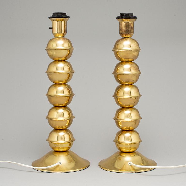 A apir of brass table lamps from the second half of the 20th century.