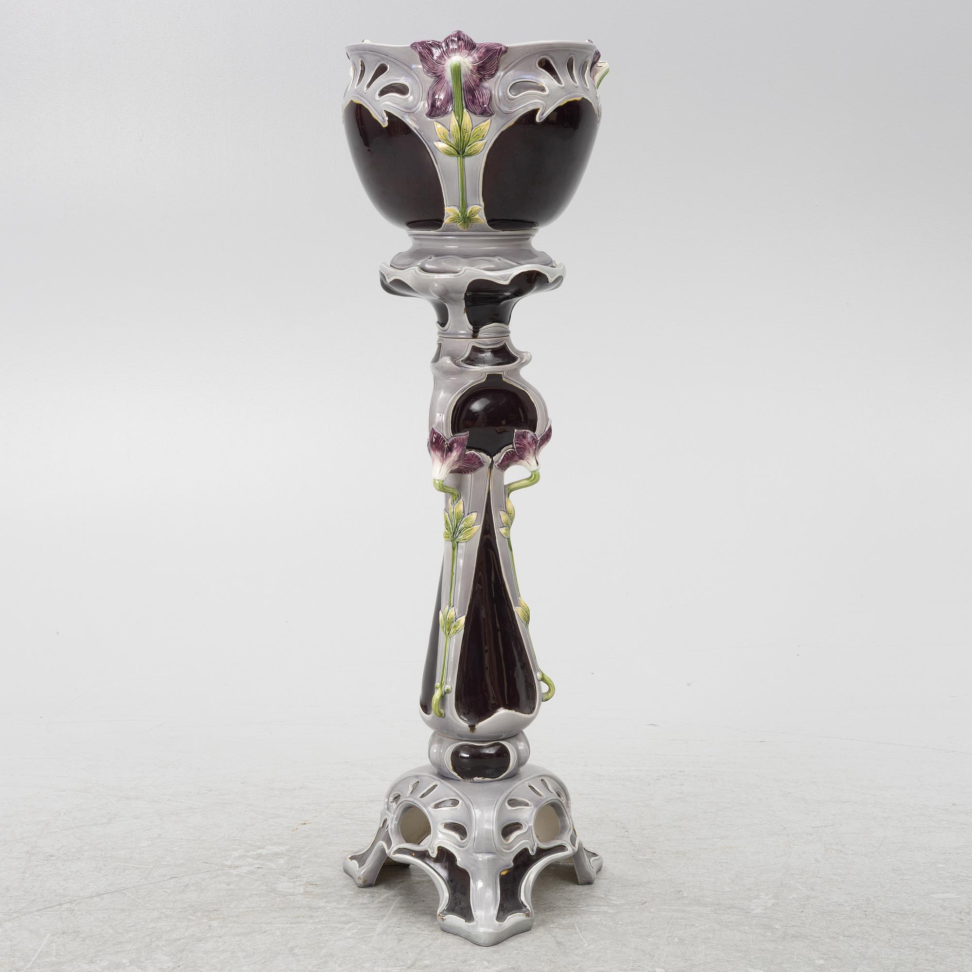 Pedestal with planter, Art Nouveau, R. M. Krause Majolika- und Steingut-Fabrik, early 20th Century.
