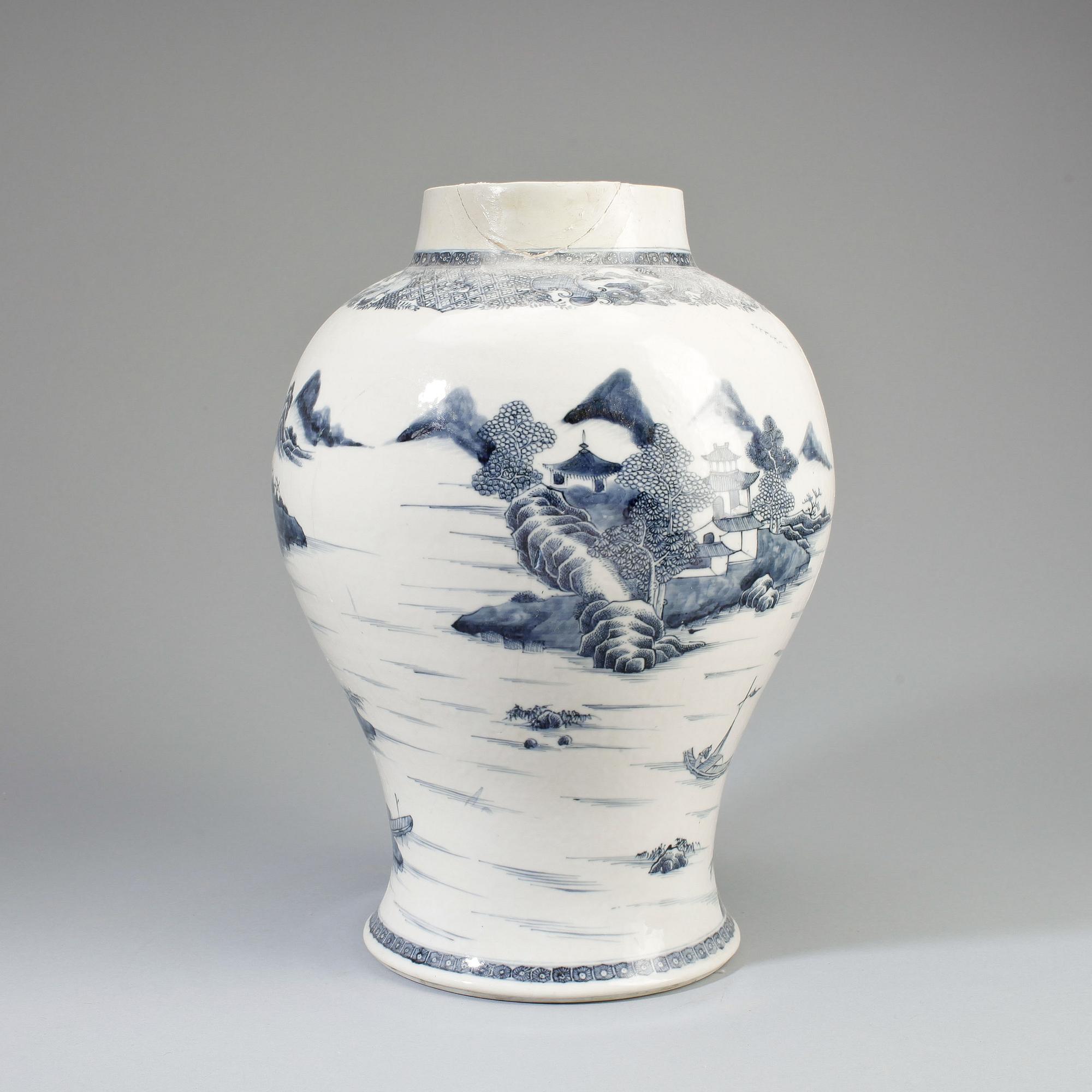 URNA, porslin, Kina, 1800-tal.