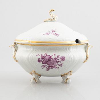 A 61-piece porcelain dinner service, Royal Copenhagen, Denmark, early 20th century.