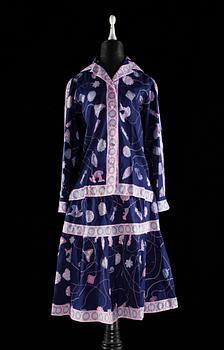 1341. EMILIO PUCCI, kjol samt blus.