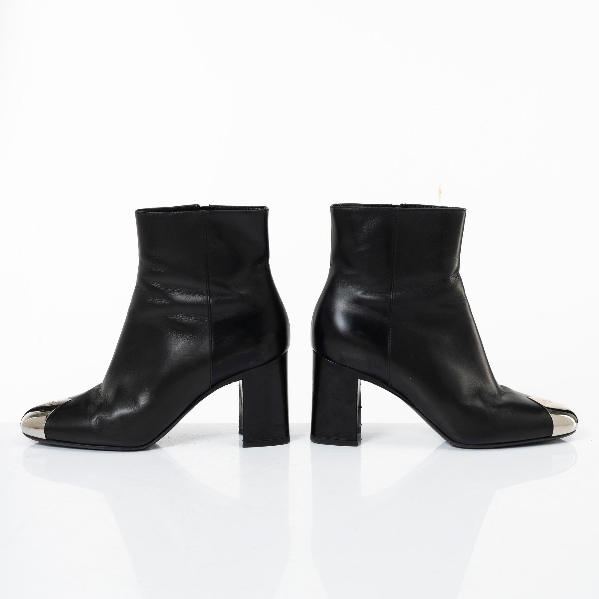 Louis Vuitton, stövletter, ett par, storlek 37.