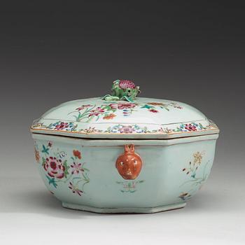 A large export porcelain famille rose 'double peacock' tureen with cover and stand, Qing dynasty, Qianlong (1736-1795).