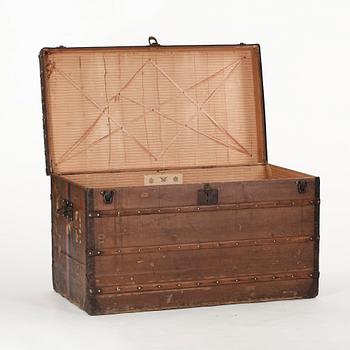 LOUIS VUITTON, a brown trunk, late 19th century.