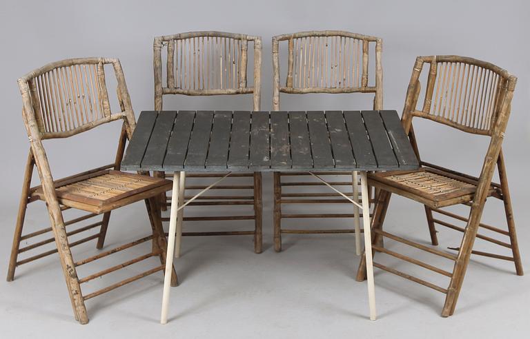 BORD OCH STOLAR, 5 delar, 1900-talets andra hälft.