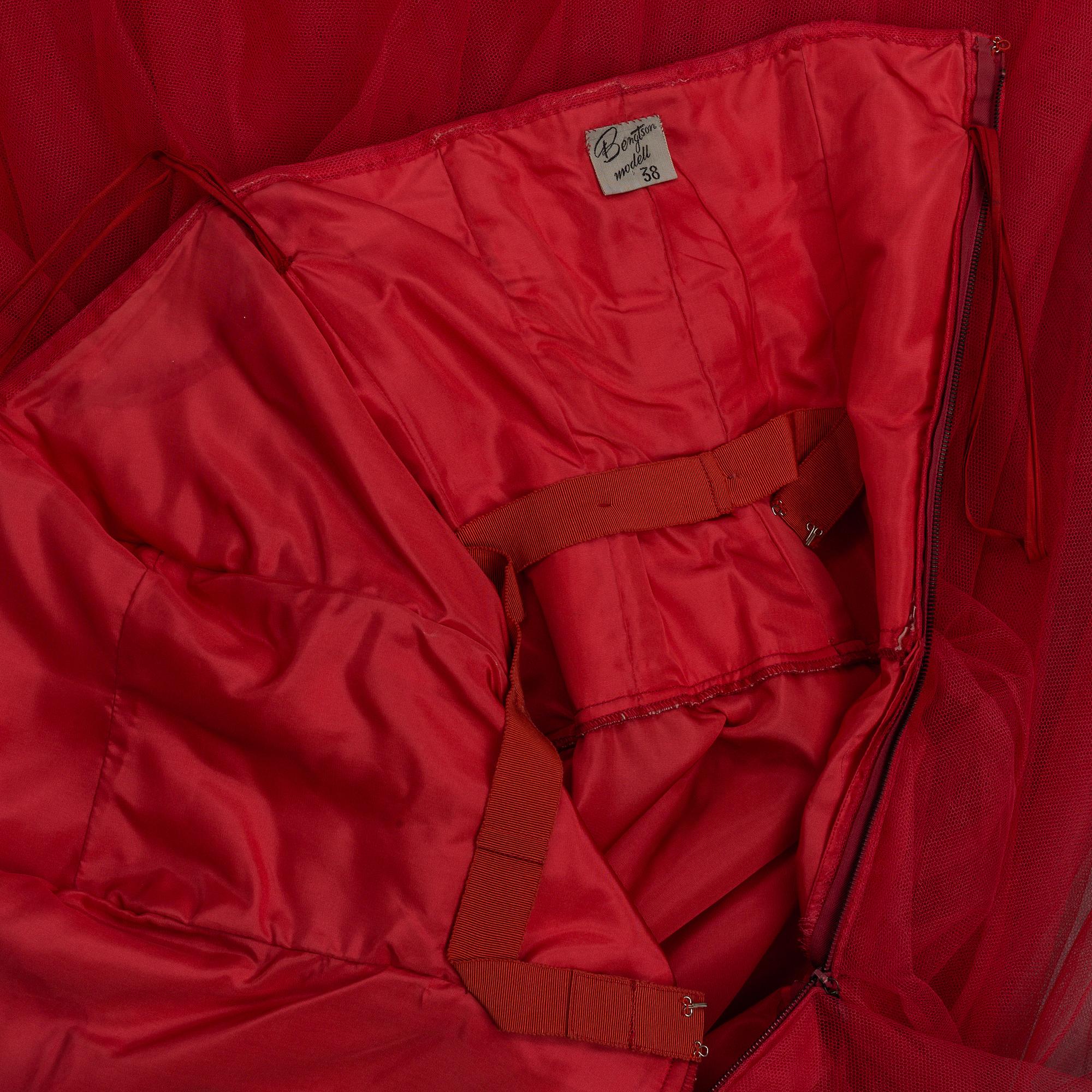 A tuille evening gown, circa 1955.