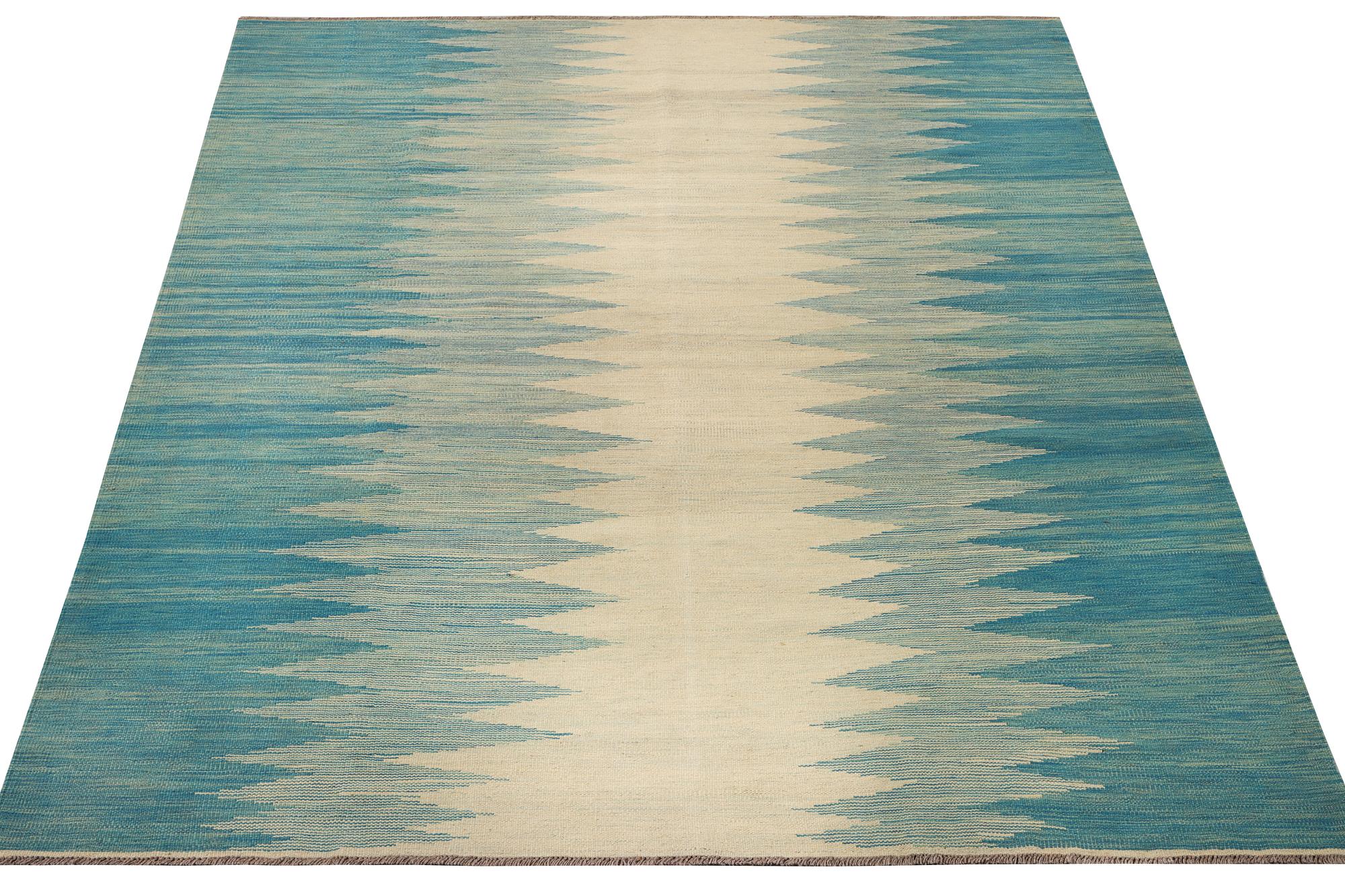 A Kilim carpet, c. 301 x 196 cm.