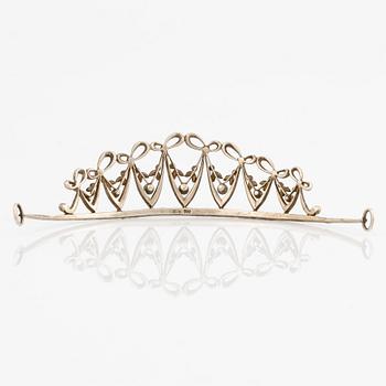 Diadem silver and paste.