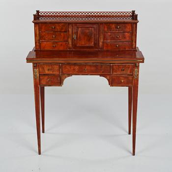 DAMARBETSBORD, 1800-tal.