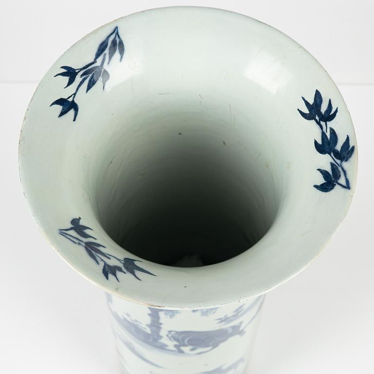 A Chinese blue and white vase late Qing dynasty, circa 1900.