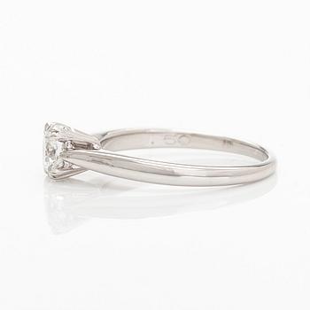 Harry Winston, ring, solitär, platina med briljantslipad diamant. Med GIA-dossier.