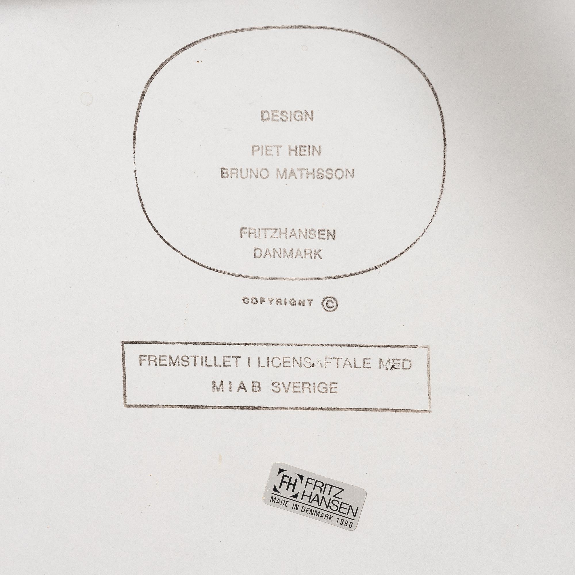 Bruno Mathsson, Piet Hein & Arne Jacobsen, soffbord, "Supercirkel", Fritz Hansen, Danmark, 1980.