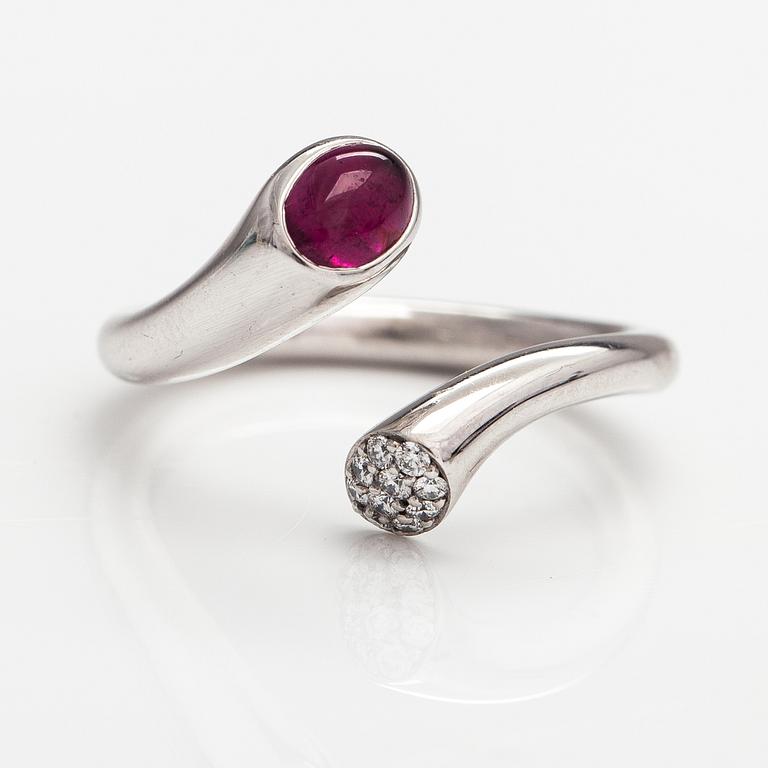 Georg Jensen "Carnival", an 18K white gold ring with a tourmaline and diamonds ca. 0.15 ct. Marked 1863. Denmark.