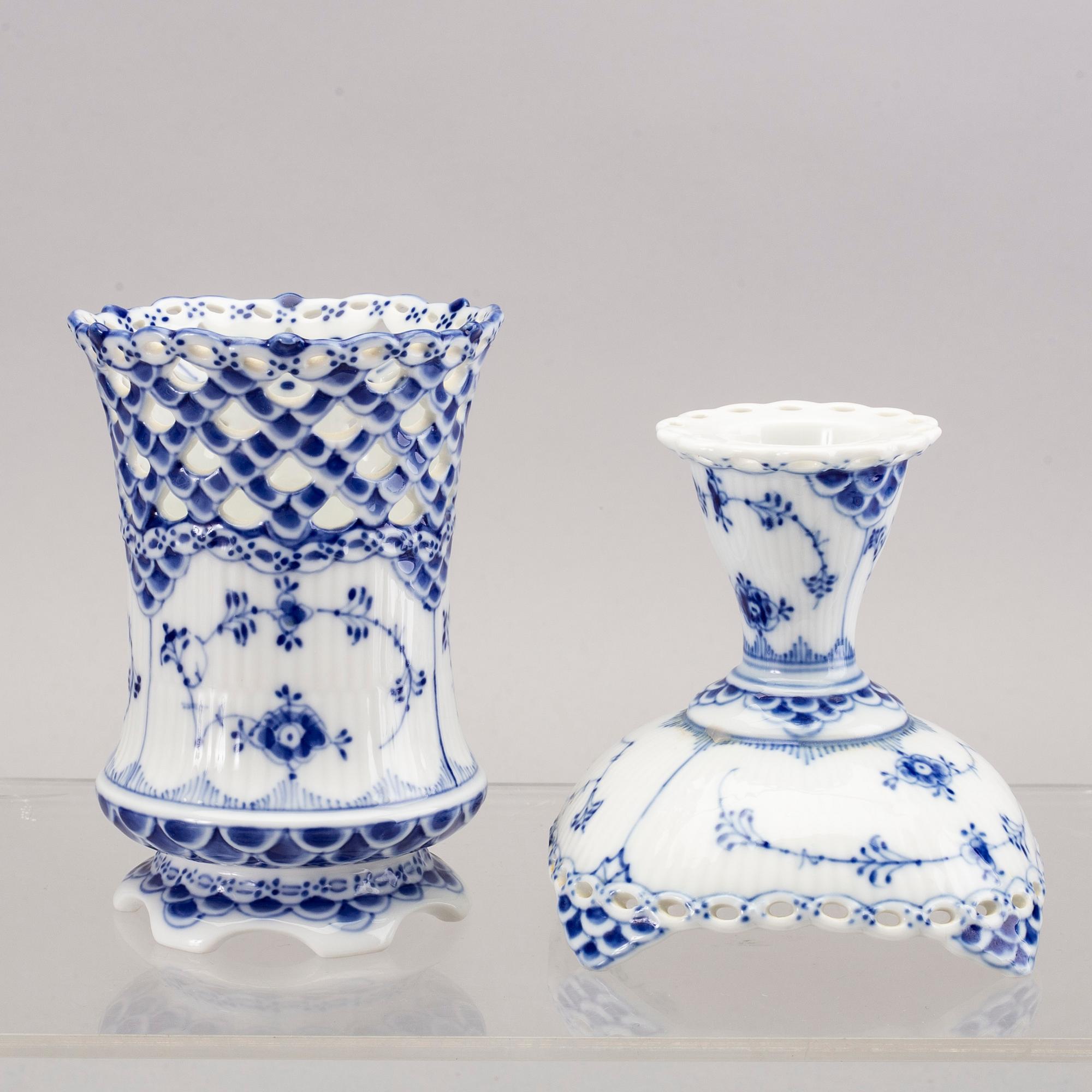 A TEA- AND COFFEESET MUSELMALET ROYAL COPENHAGEN 42 PCS.