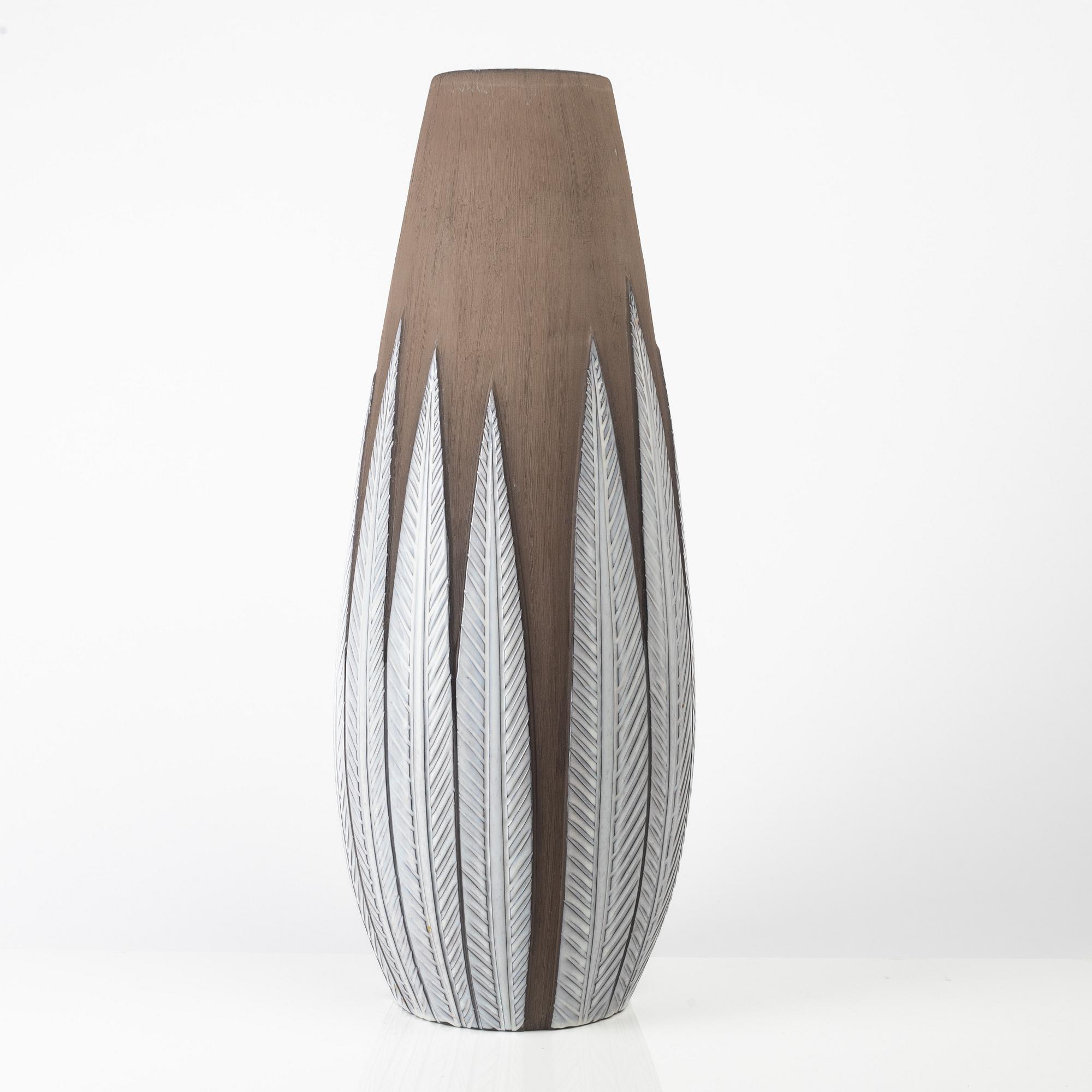 Anna-Lisa Thomson, golvvas, lergods, "Paprika", Upsala-Ekeby.