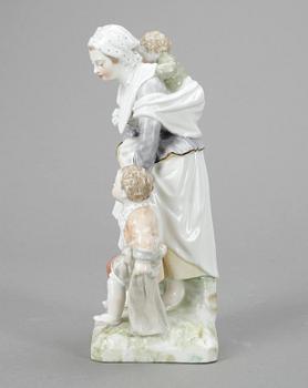 FIGURIN, porslin, Berlinliknande märke, omkr år 1900.