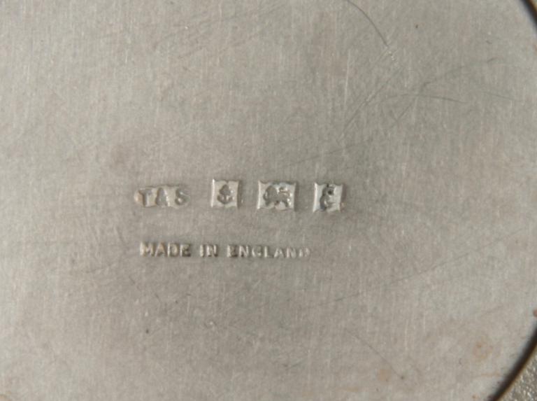 PUDERDOSA, silver och emalj, England, cirka 1920.