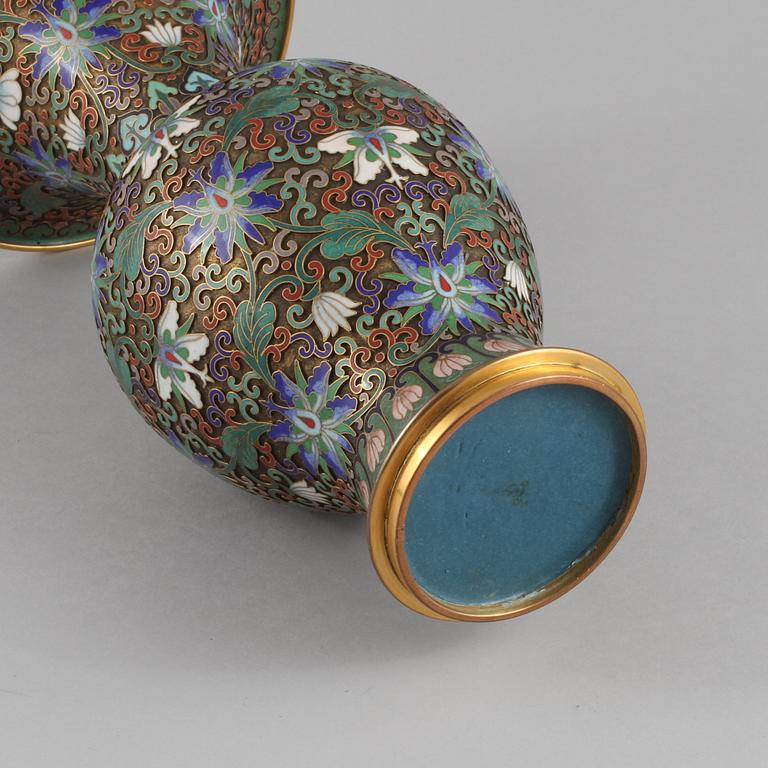 VAS, cloisonné, orientalisk, 1900-tal.