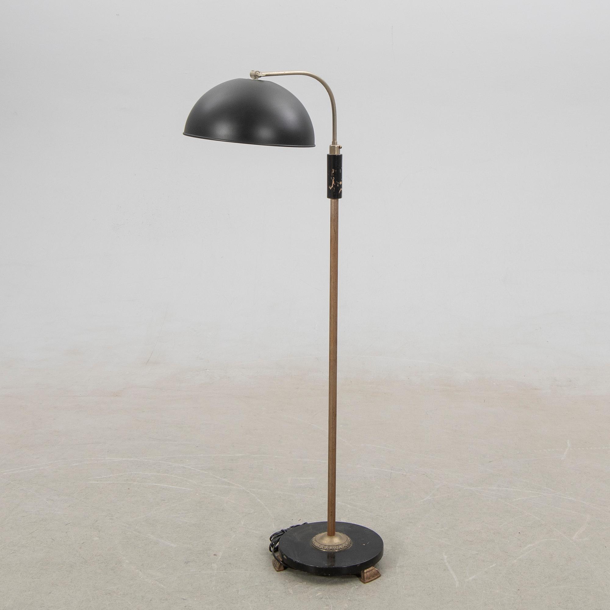 Golvlampa, 1900-talets mitt.