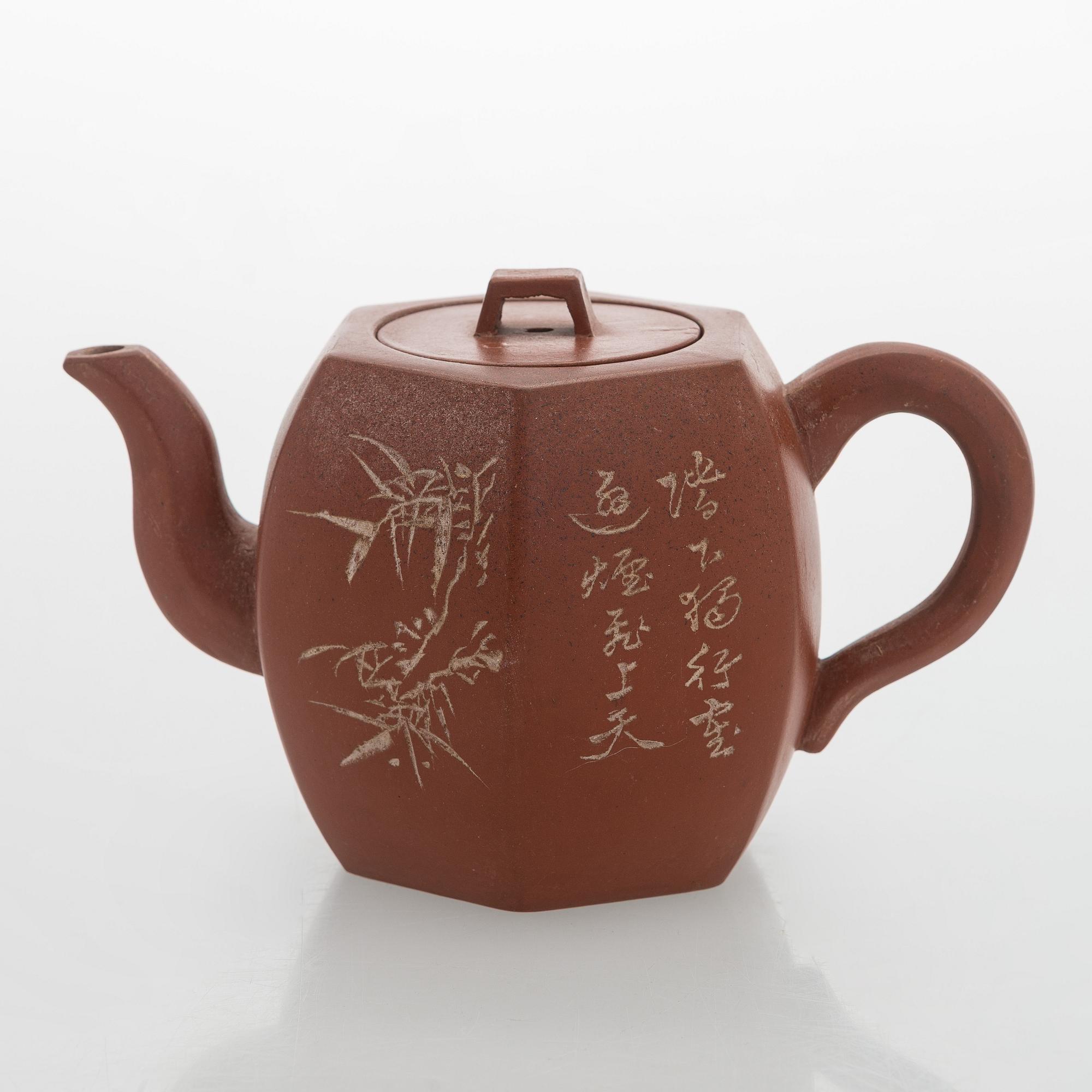 Teekannu, yixing-keramiikkaa, Kiina, 1900-luku.