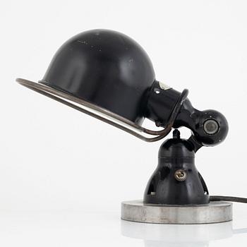 Bordslampa, industrimodell, märkt Jieldé, Frankrike 1900-talets första hälft.