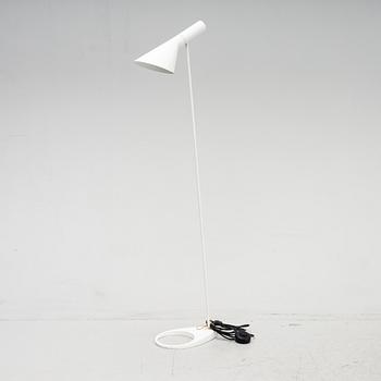 Arne Jacobsen, golvlampa, "AJ", Louis Poulsen, Danmark.