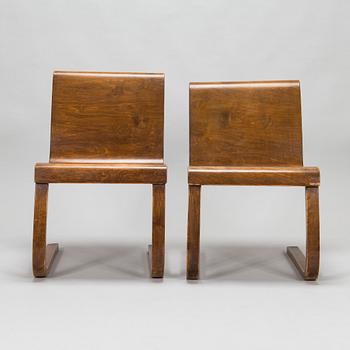 Alvar Aalto, Two 1930's '22' chairs for  O.Y. Huonekalu-ja Rakennustyötehdas A.B.
