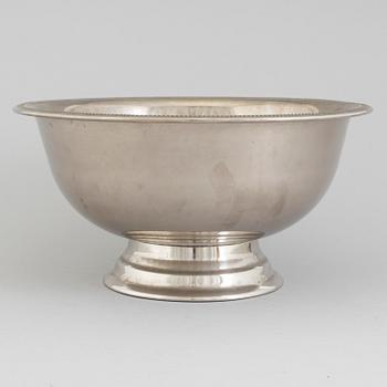 A PLATE CHAMPAGNE COOLER, mid 20th century.