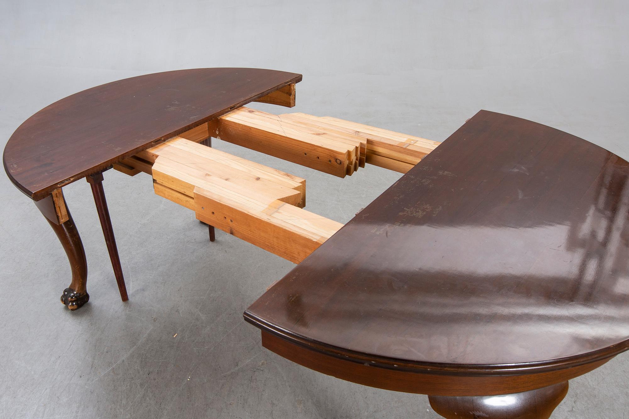 Table, Chippendale style, AB Mobilia, Malmö, first half of the 20th century.