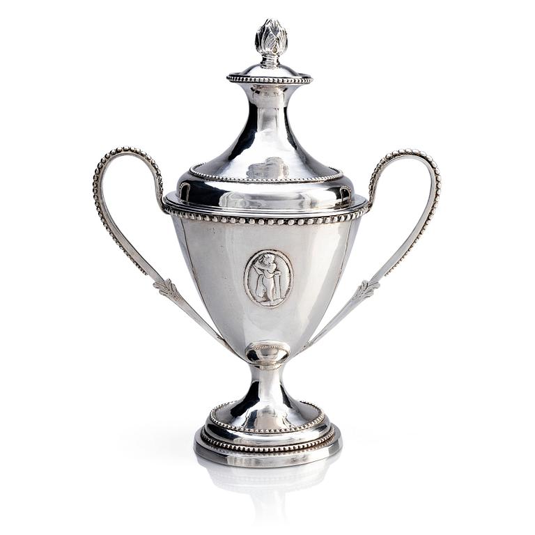 A Swedish 18th century Gustavian silver sugar bowl with lid, mark of Johan Malmstedt, Gothenburg 1792.