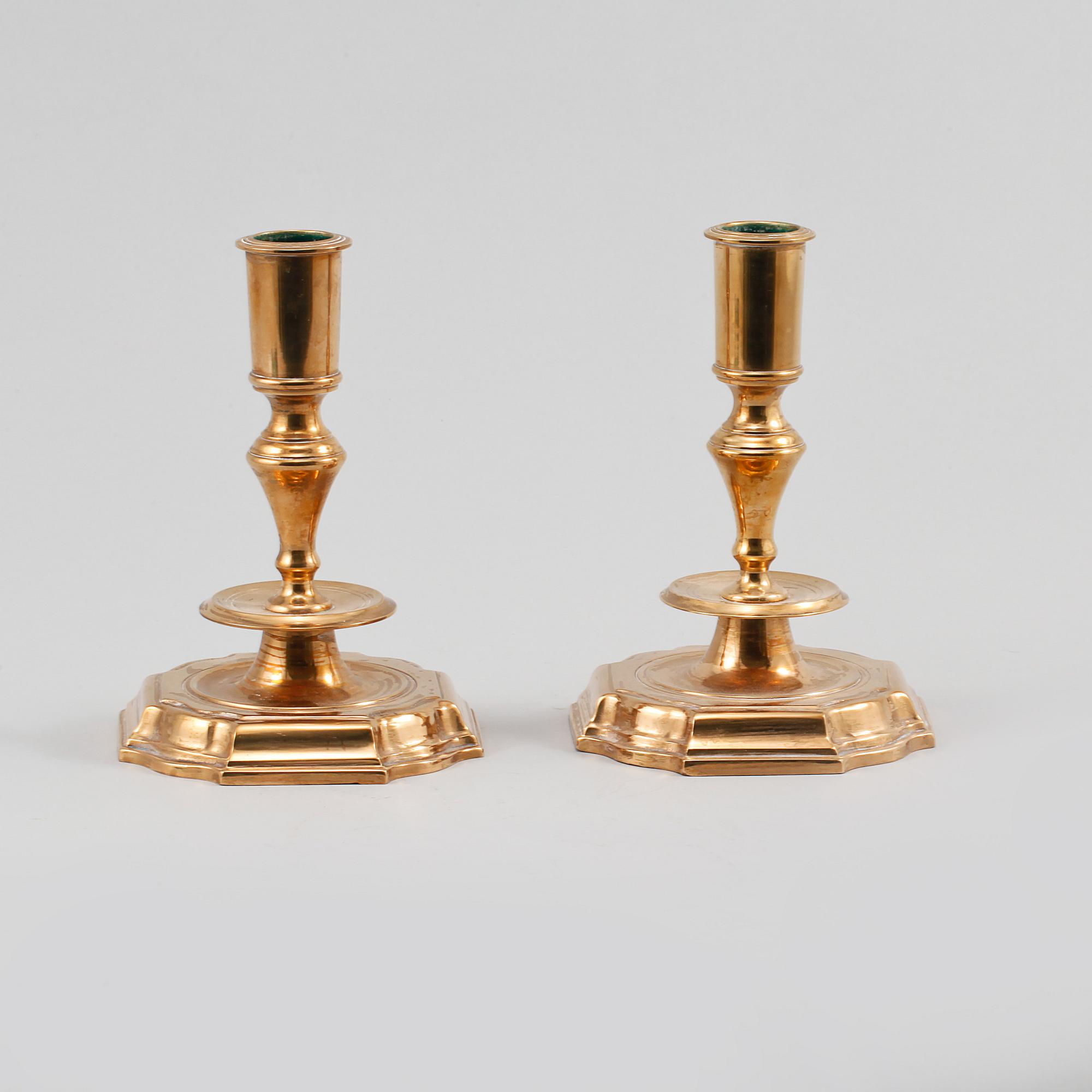 LJUSSTAKAR, ett par, barockstil, malm, 1900-talets andra hälft.