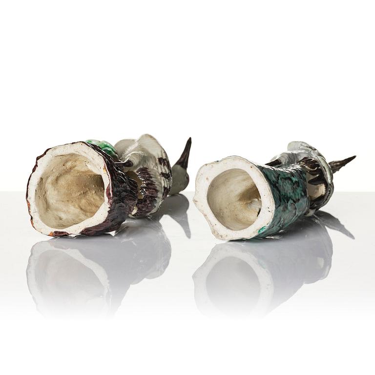 A pair of Chinese figures of birds, Qing dynasty, 19th century.