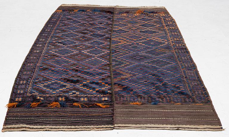 Matta, antik baluch ca 324 x 152 cm.