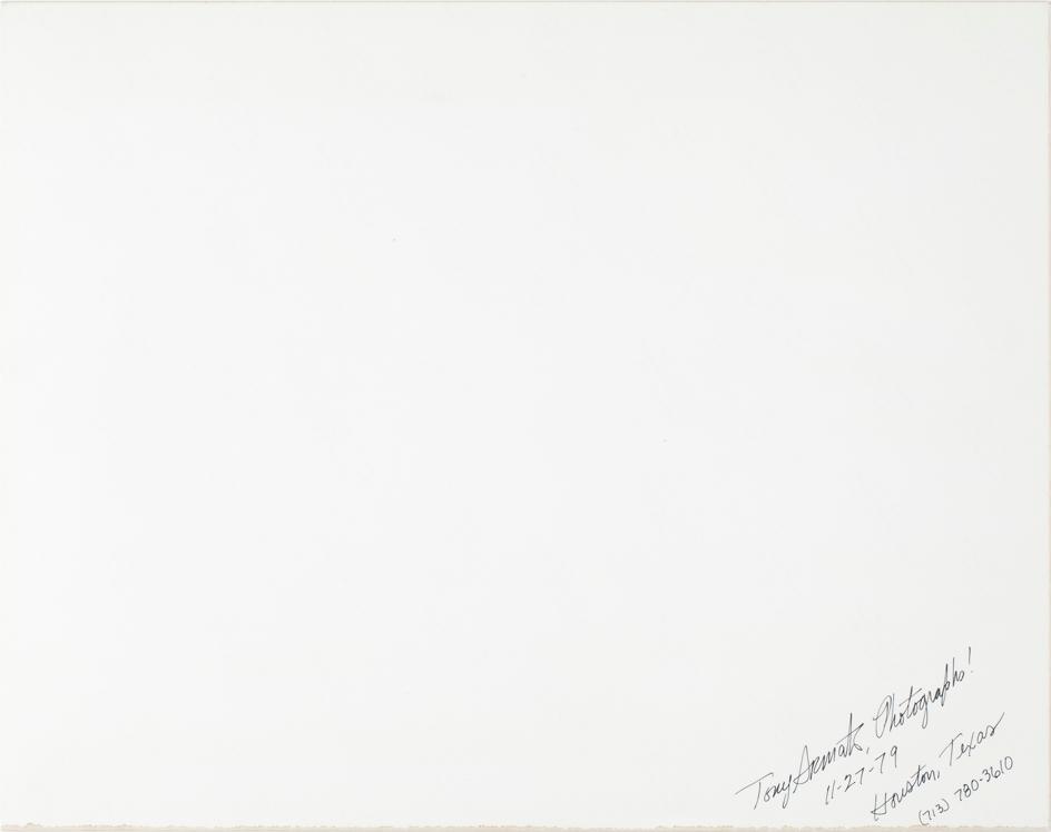 FOTOGRAFI FÖRESTÄLLANDE ANDY WARHOL, okänd fotograf, C-print, signerad och daterad 3:e februari, 1980.