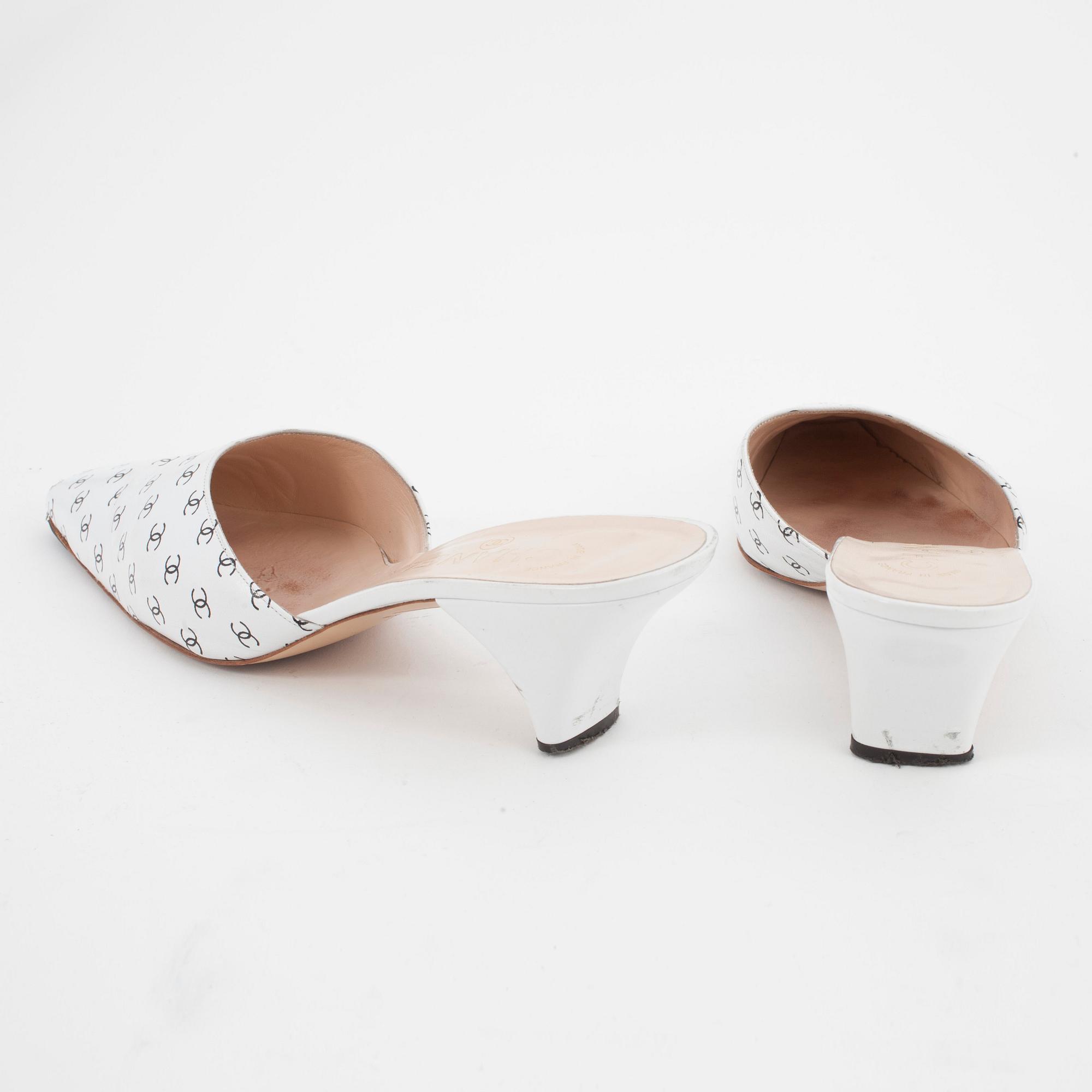 Chanel, SKOR, ett par slip-in, Chanel.