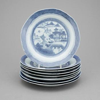 TALLRIKAR, 9 st, porslin, Kina, 17-1800-tal.