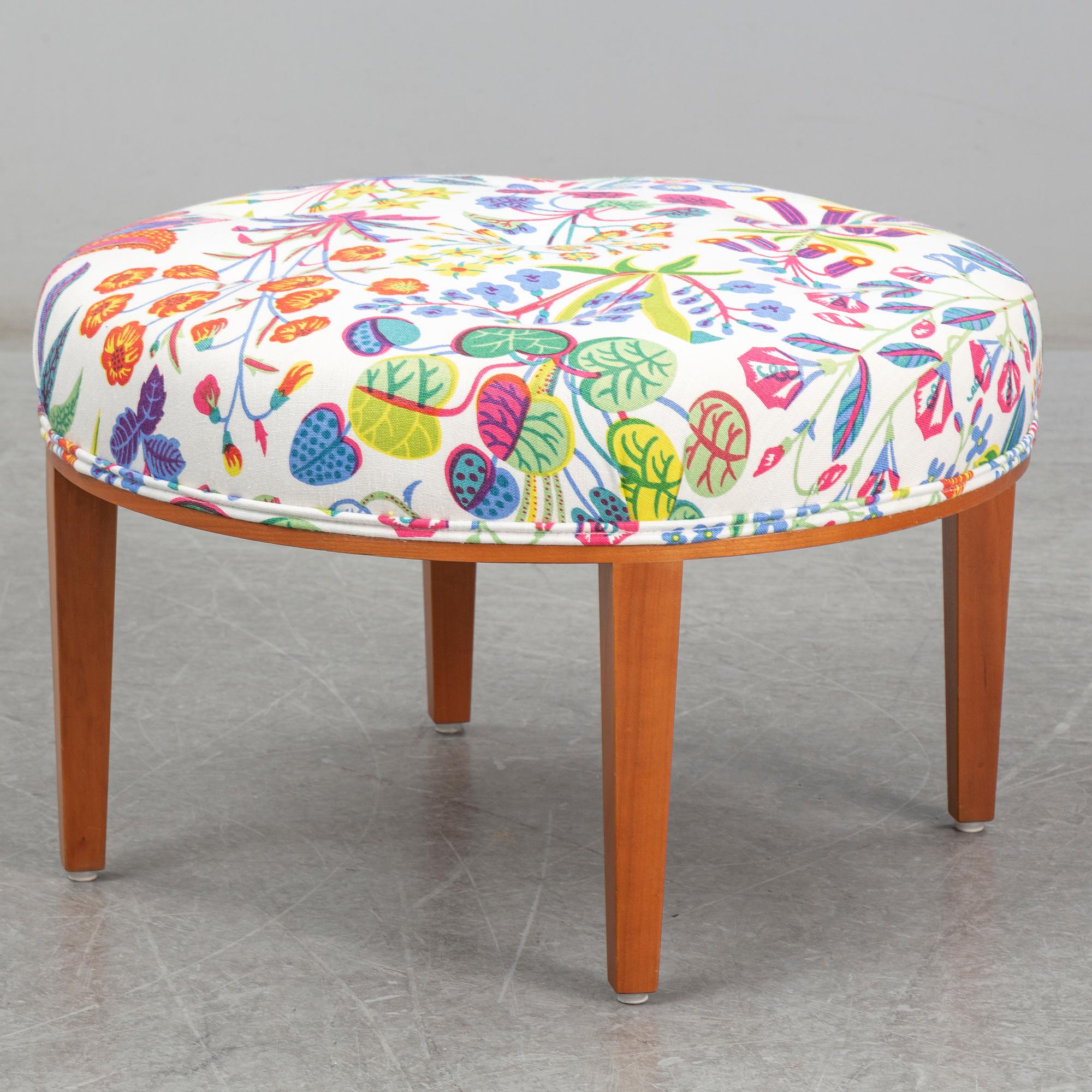 JOSEF FRANK, fotpall, modell 647, Firma Svenskt Tenn.