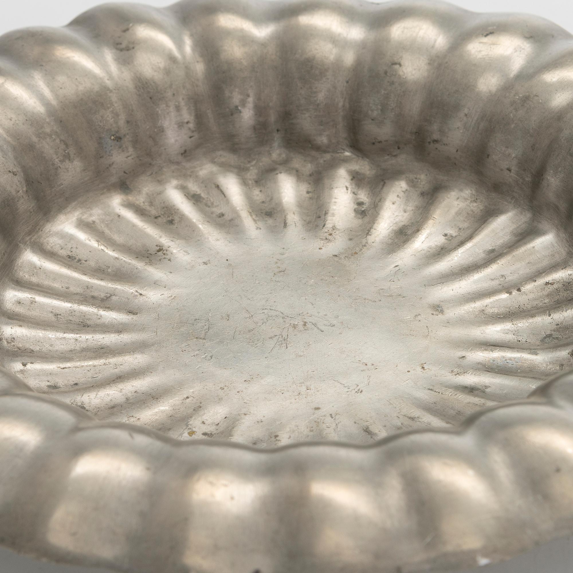 Estrid Ericson, dish, model "A 28", pewter, Svenskt Tenn, Stockholm 1925.