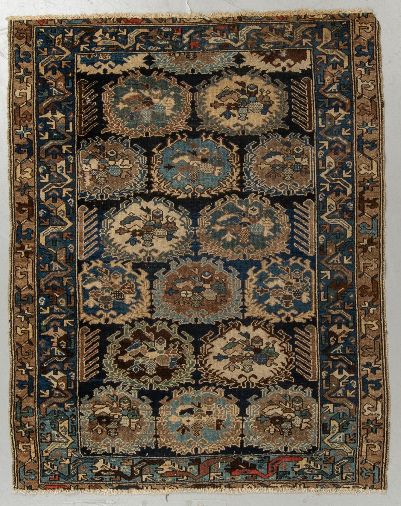 MATTO, an antique/a semi-antique Northwestern Persian, ca 158-159 x 124-126,5 cm.
