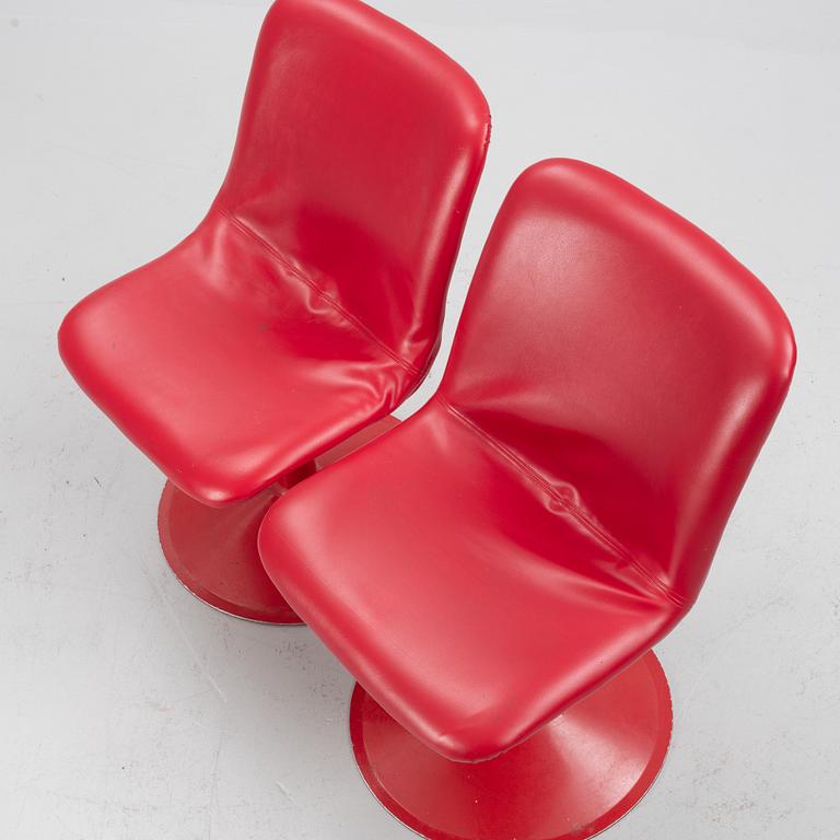 Yrjö Kukkapuro, a "Saturnus" table and two chairs, Haimi, Finland, 1970's.