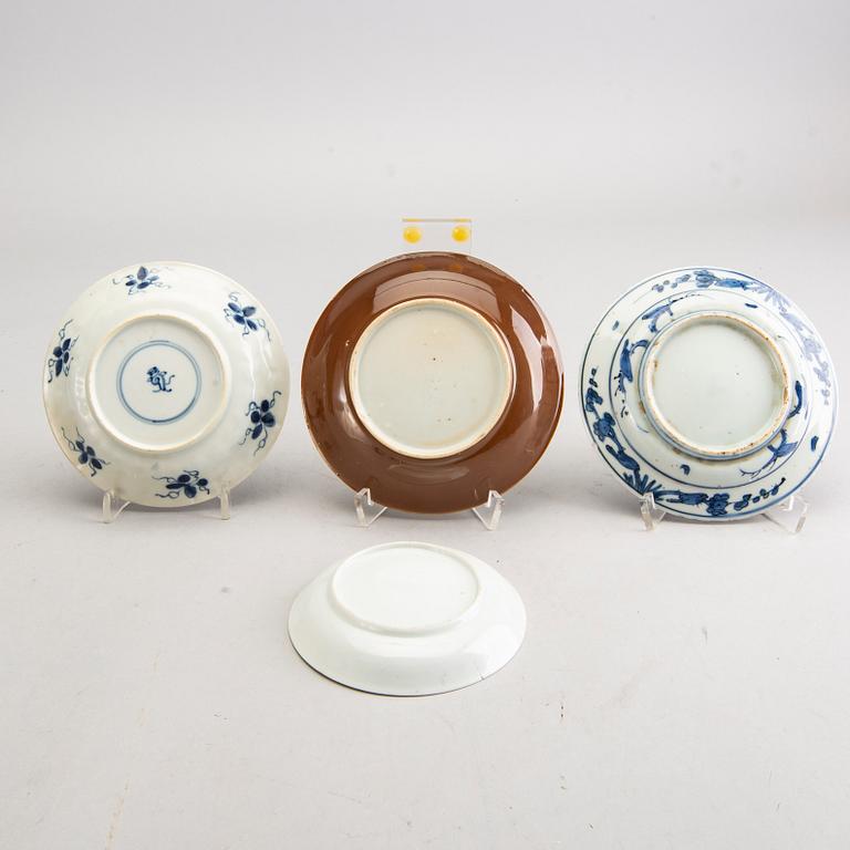 A set of three Chinese Kangxi/Kangxi-style and Qianlong cups, a saucers and a vase 18th/19th century porcelain.