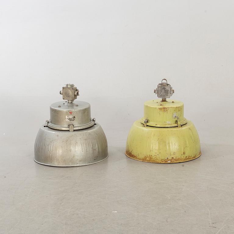 INDUSTRILAMPOR 2 st 1900-talets mitt/andra hälft.