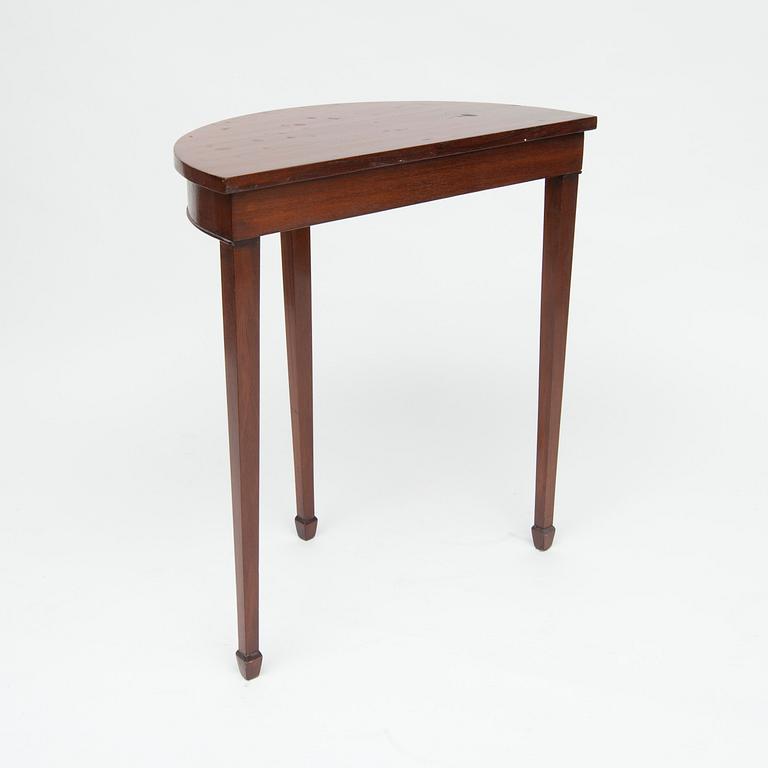 BORD, gustaviansk stil, 1900-talets början.